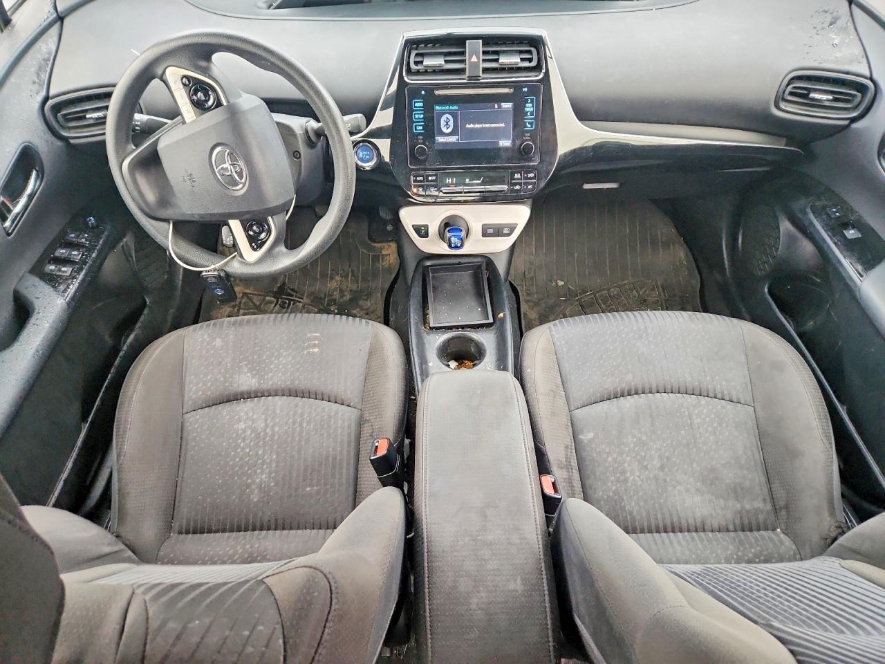2016 TOYOTA PRIUS photo 8