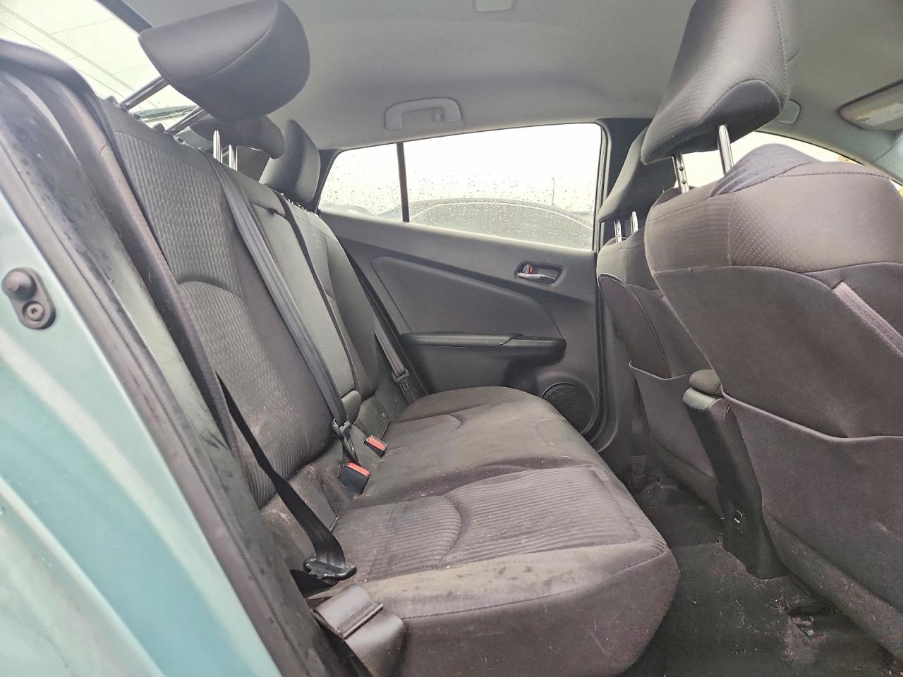 2016 TOYOTA PRIUS photo 10