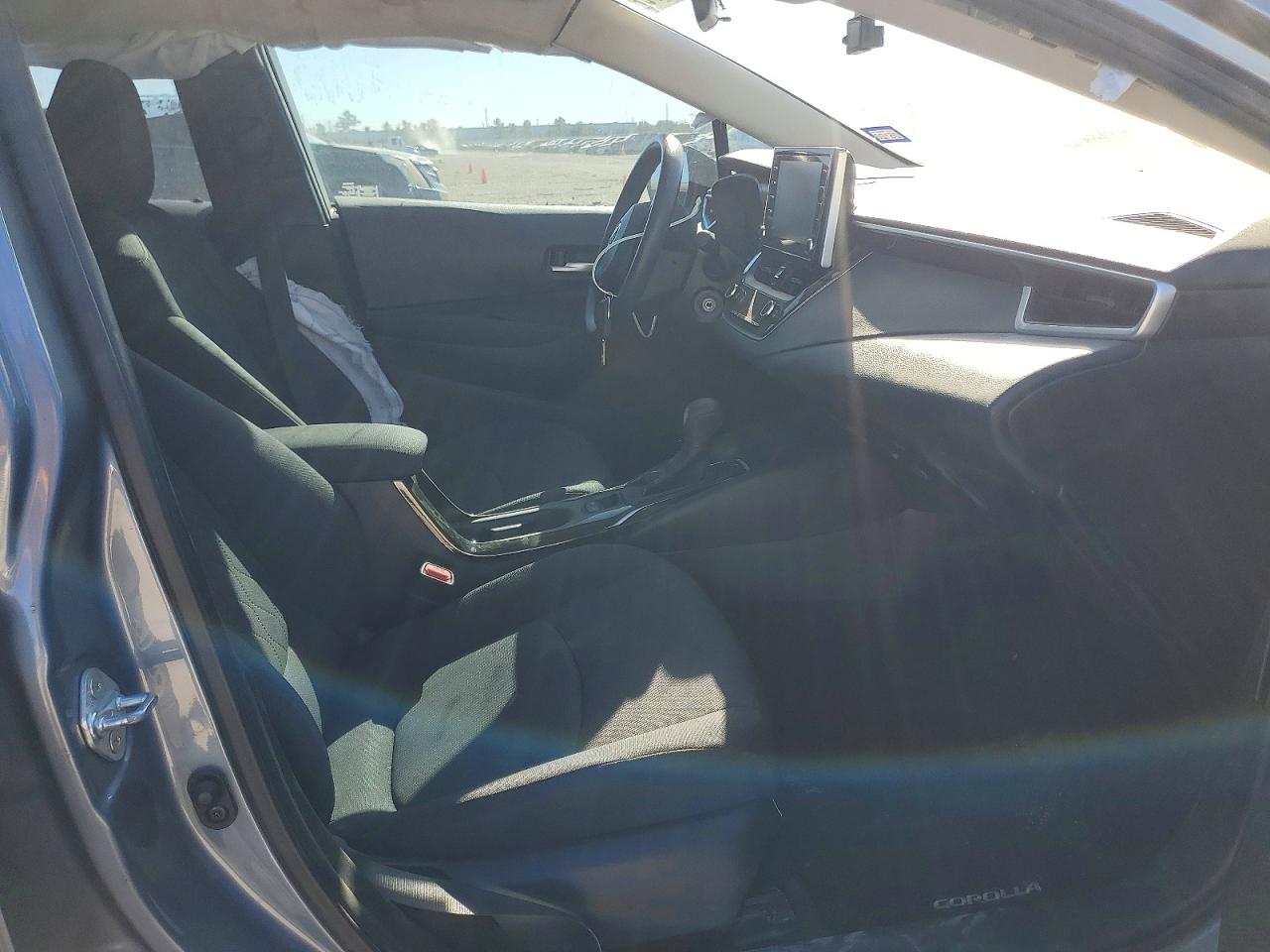 2021 TOYOTA COROLLA LE photo 7