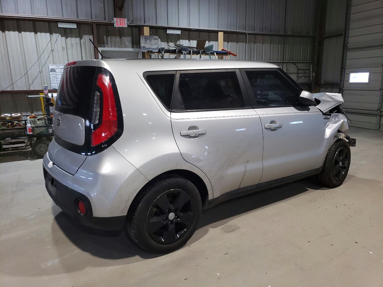 2017 KIA SOUL photo 3