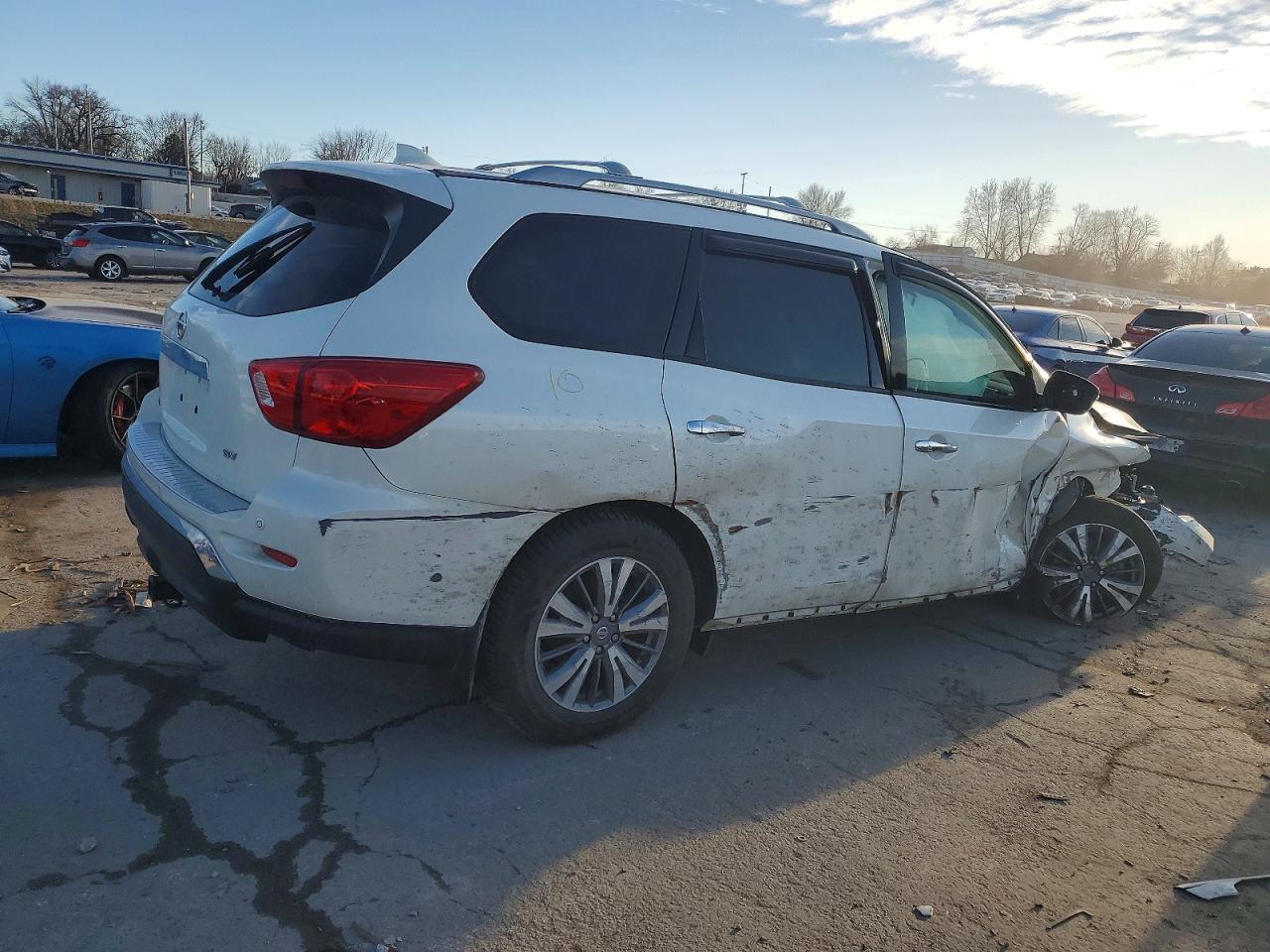 2020 NISSAN PATHFINDER SV photo 3