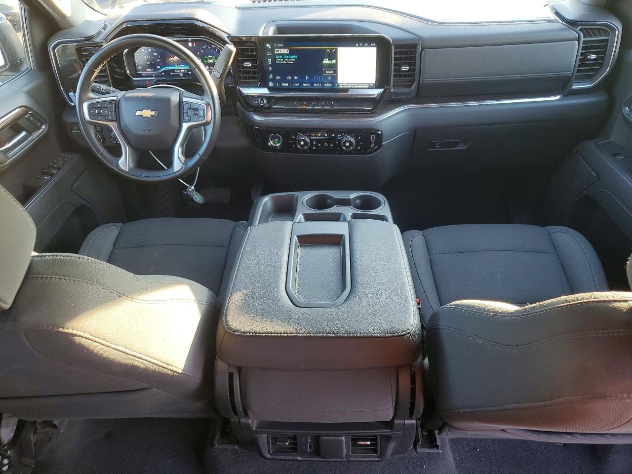 2023 CHEVROLET SILVERADO K1500 LT-L photo 8