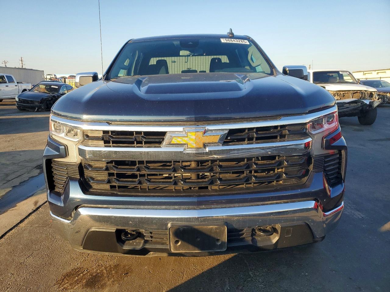 2023 CHEVROLET SILVERADO K1500 LT-L photo 5
