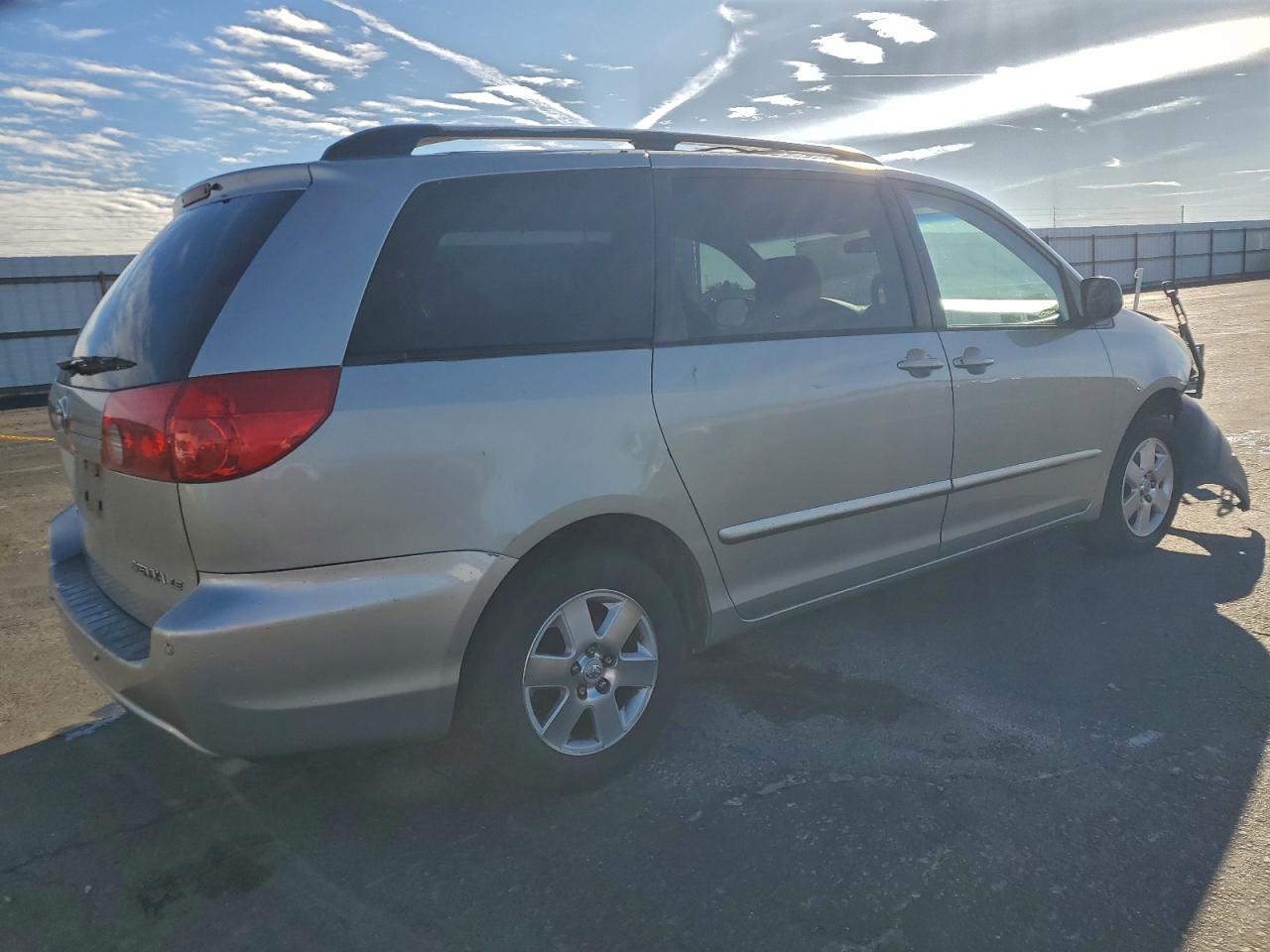 2007 TOYOTA SIENNA CE photo 7
