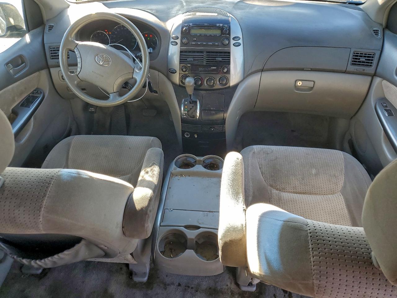 2007 TOYOTA SIENNA CE photo 22