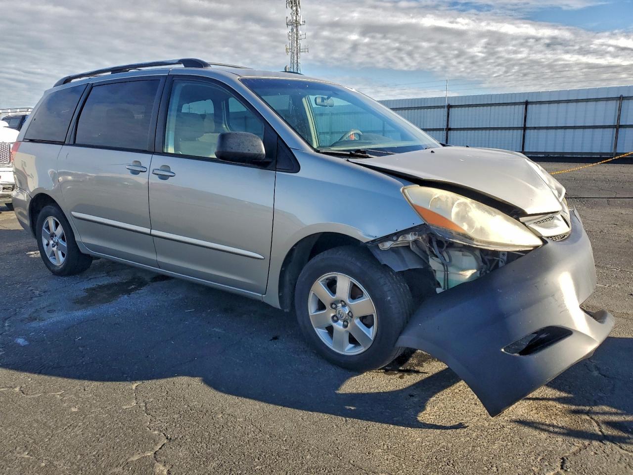 2007 TOYOTA SIENNA CE photo 10