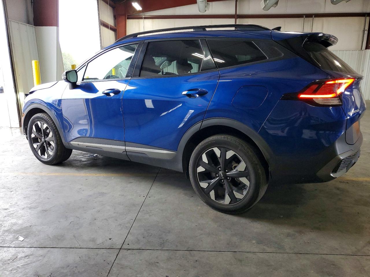 2023 KIA SPORTAGE X LINE photo 2