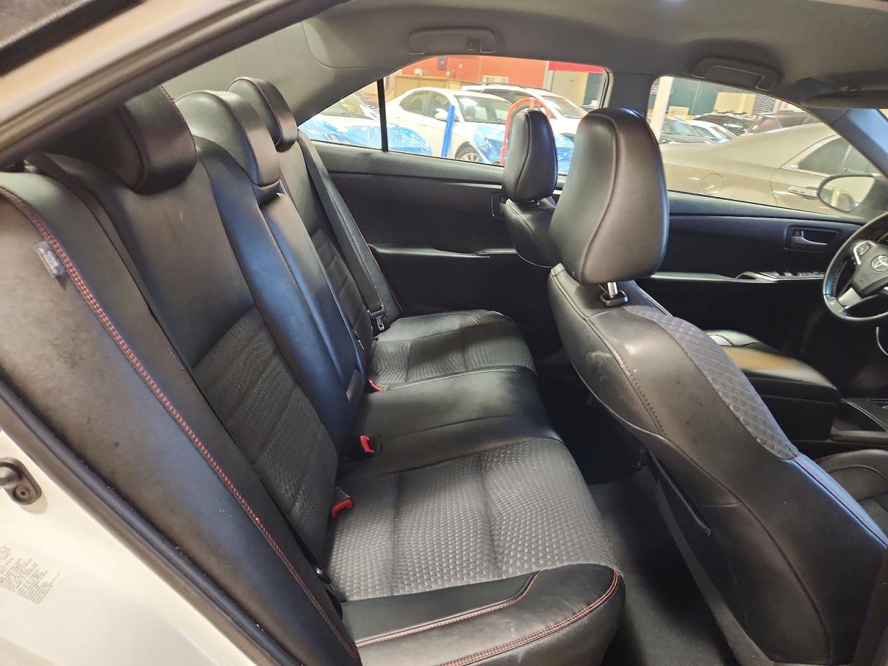 2015 TOYOTA CAMRY LE photo 10