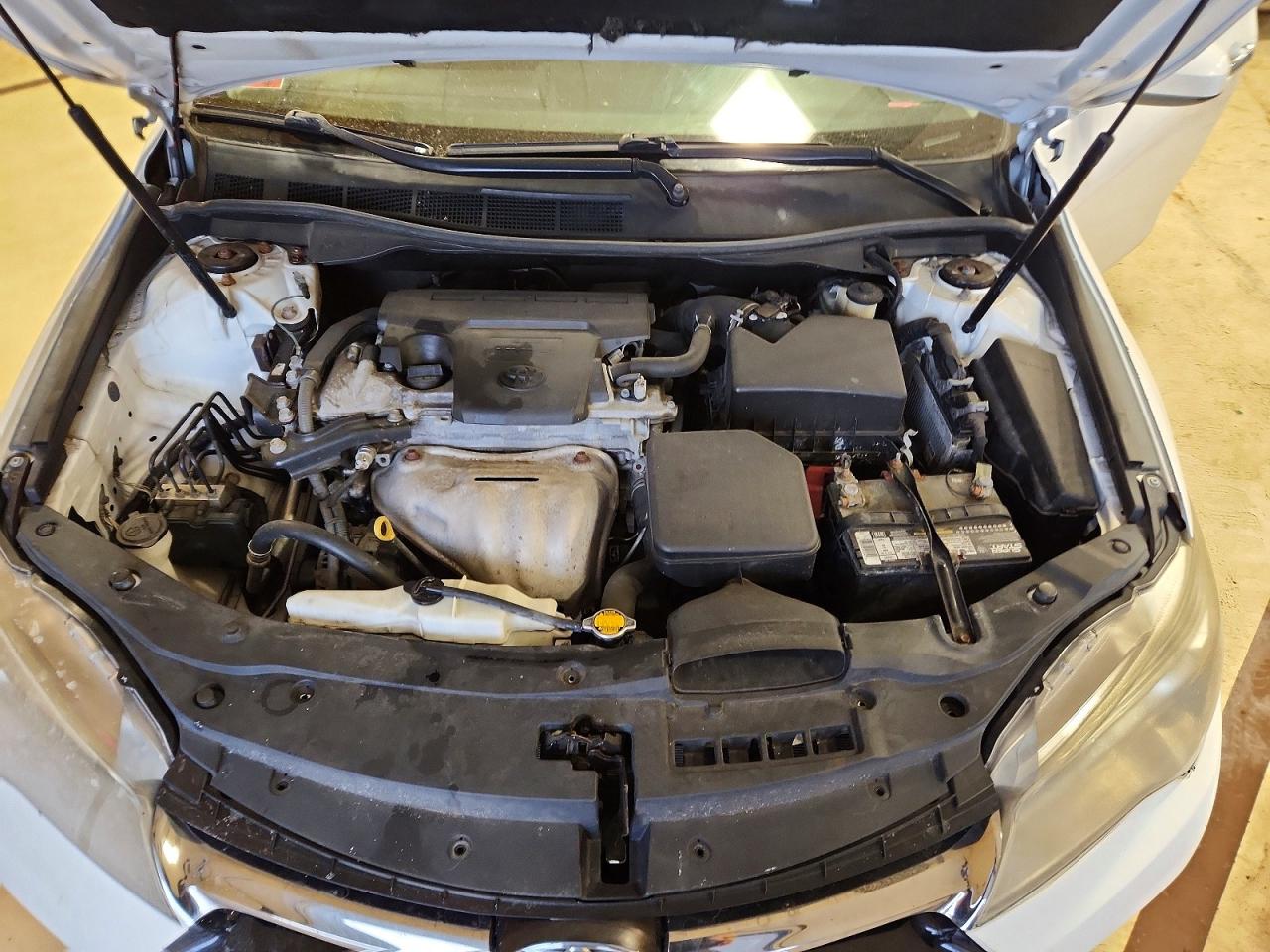 2015 TOYOTA CAMRY LE photo 11