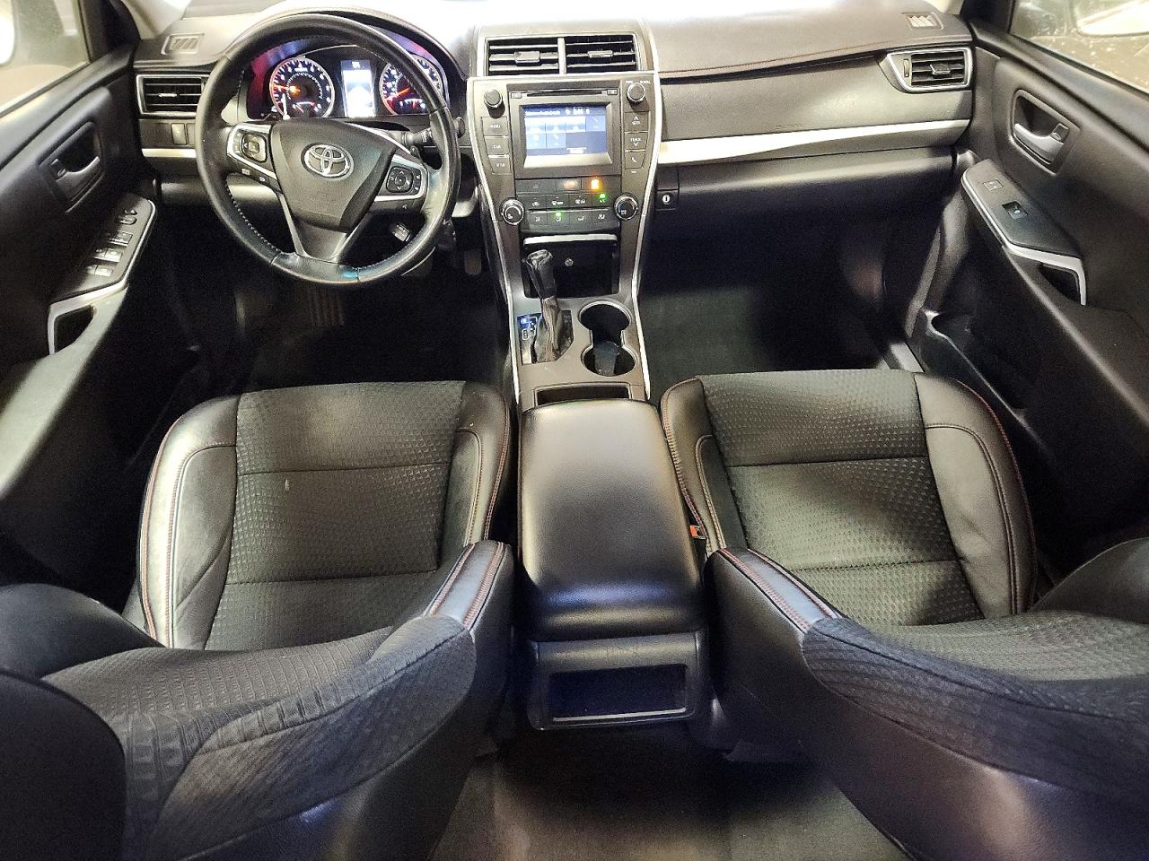 2015 TOYOTA CAMRY LE photo 8