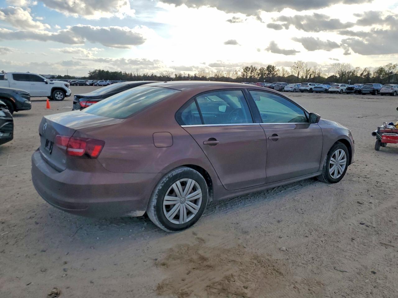 2017 VOLKSWAGEN JETTA S photo 3