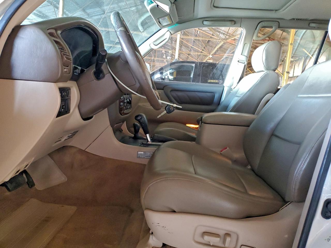 2000 TOYOTA LAND CRUISER photo 7