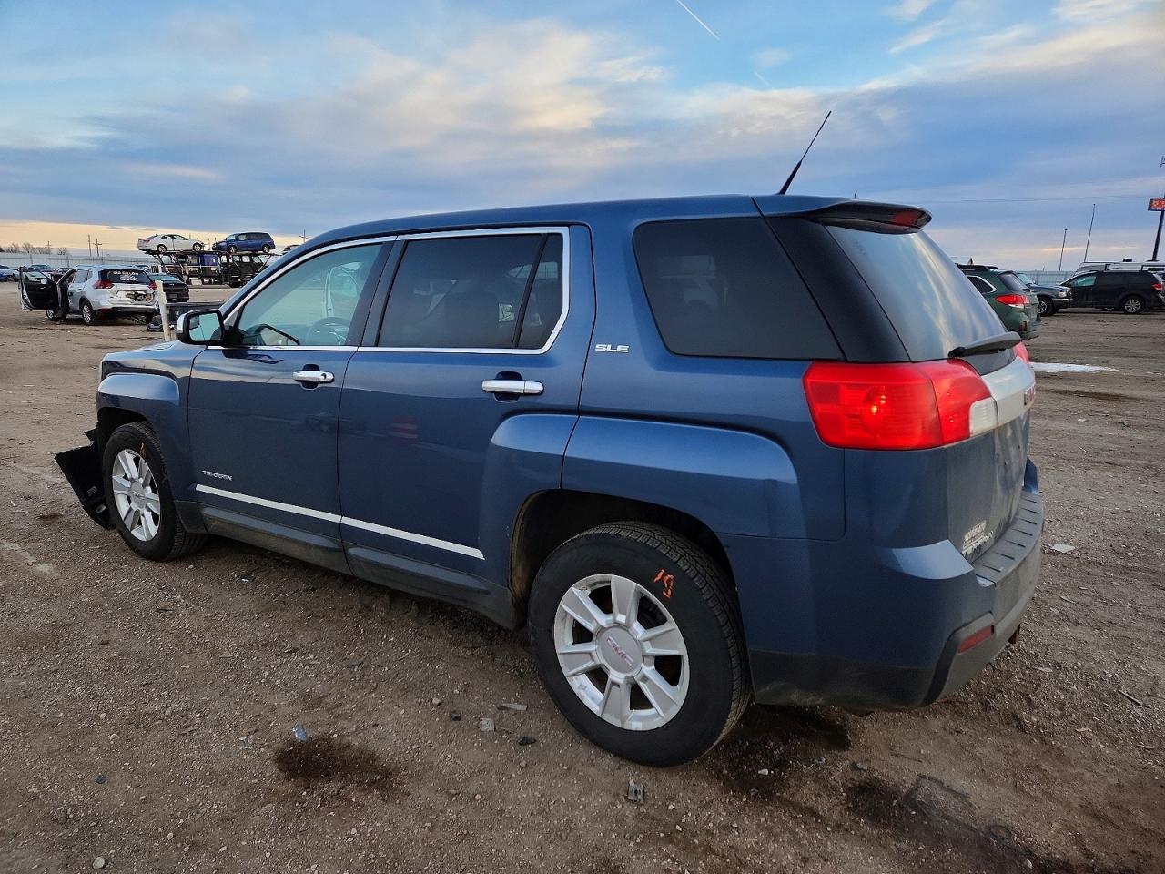 2012 GMC TERRAIN SLE photo 3