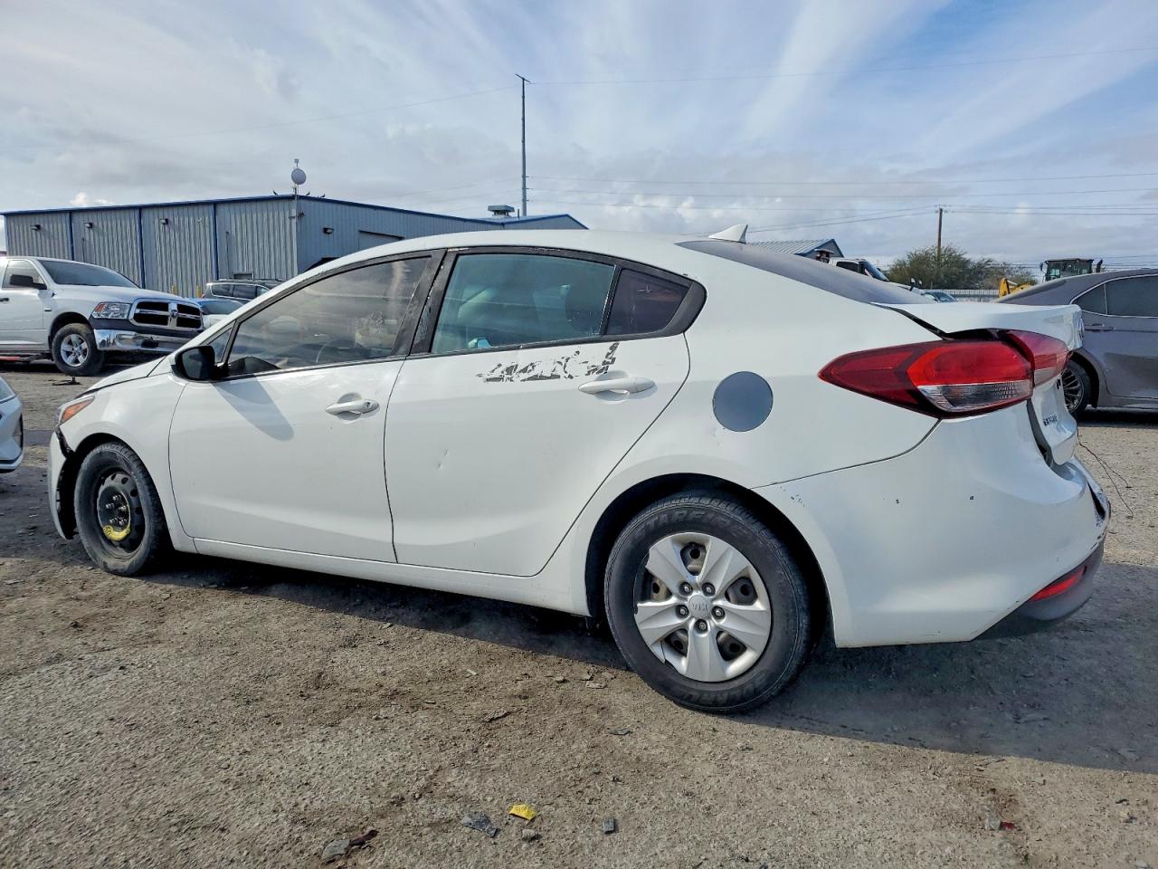 2018 KIA FORTE LX photo 2