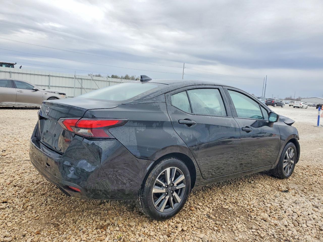 2025 NISSAN VERSA SV photo 3