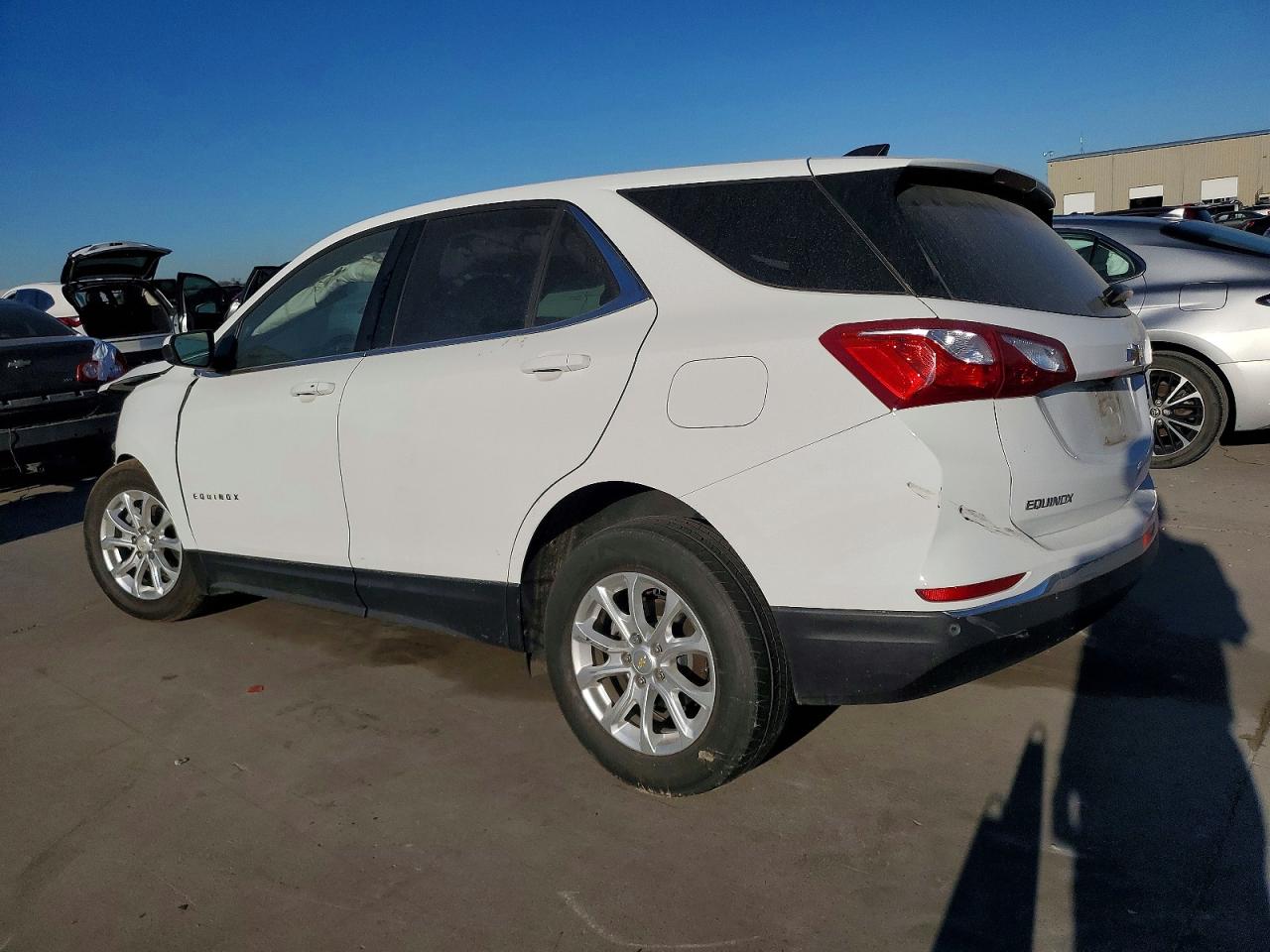 2020 CHEVROLET EQUINOX LT photo 3