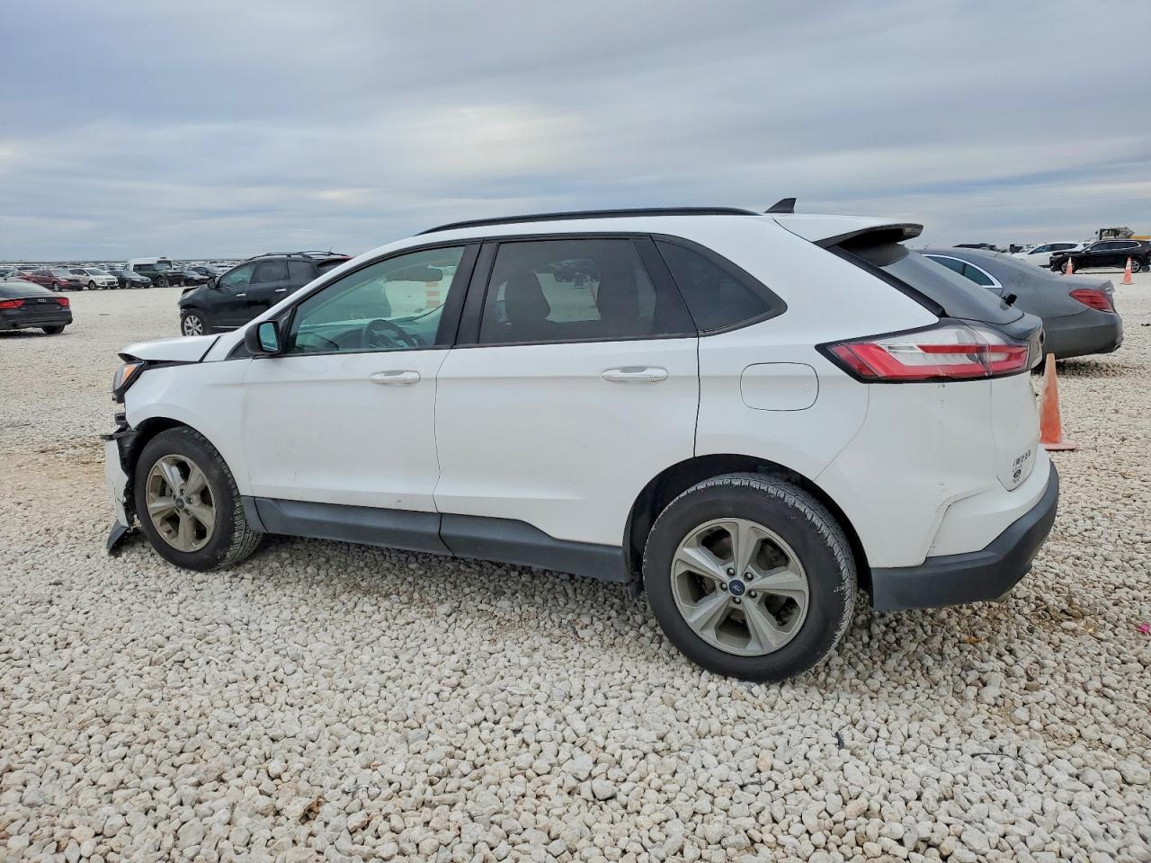 2020 FORD EDGE SE photo 3