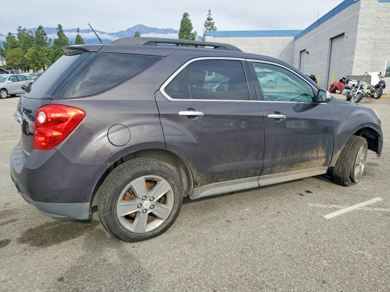 2015 CHEVROLET EQUINOX LT photo 3
