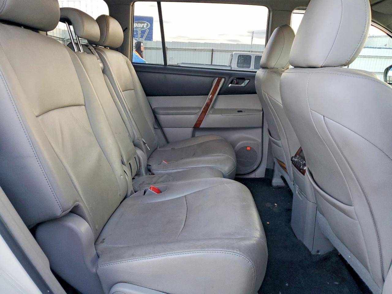2011 TOYOTA HIGHLANDER LIMITED photo 10