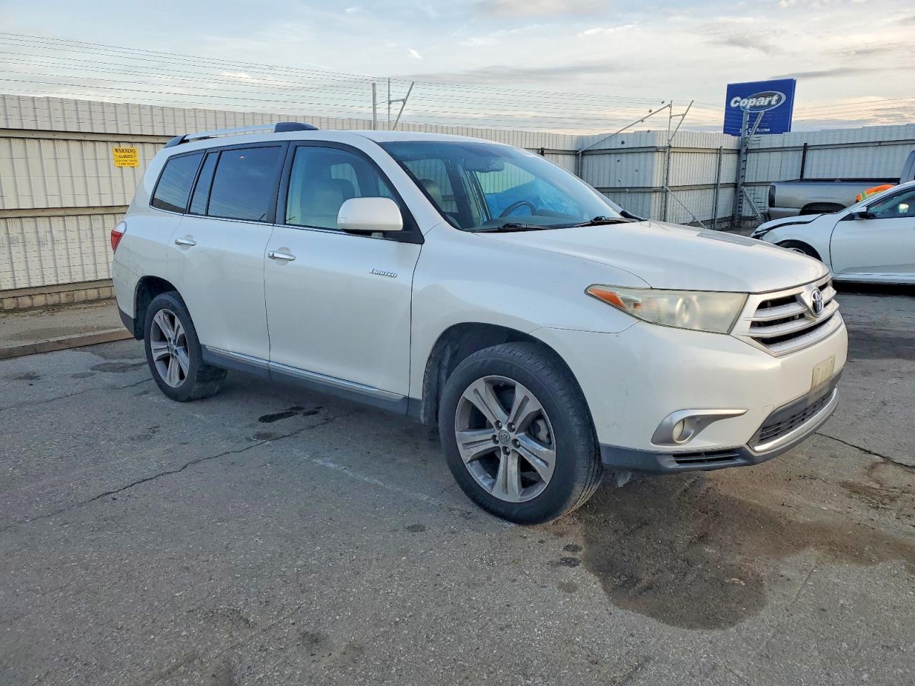 2011 TOYOTA HIGHLANDER LIMITED photo 4