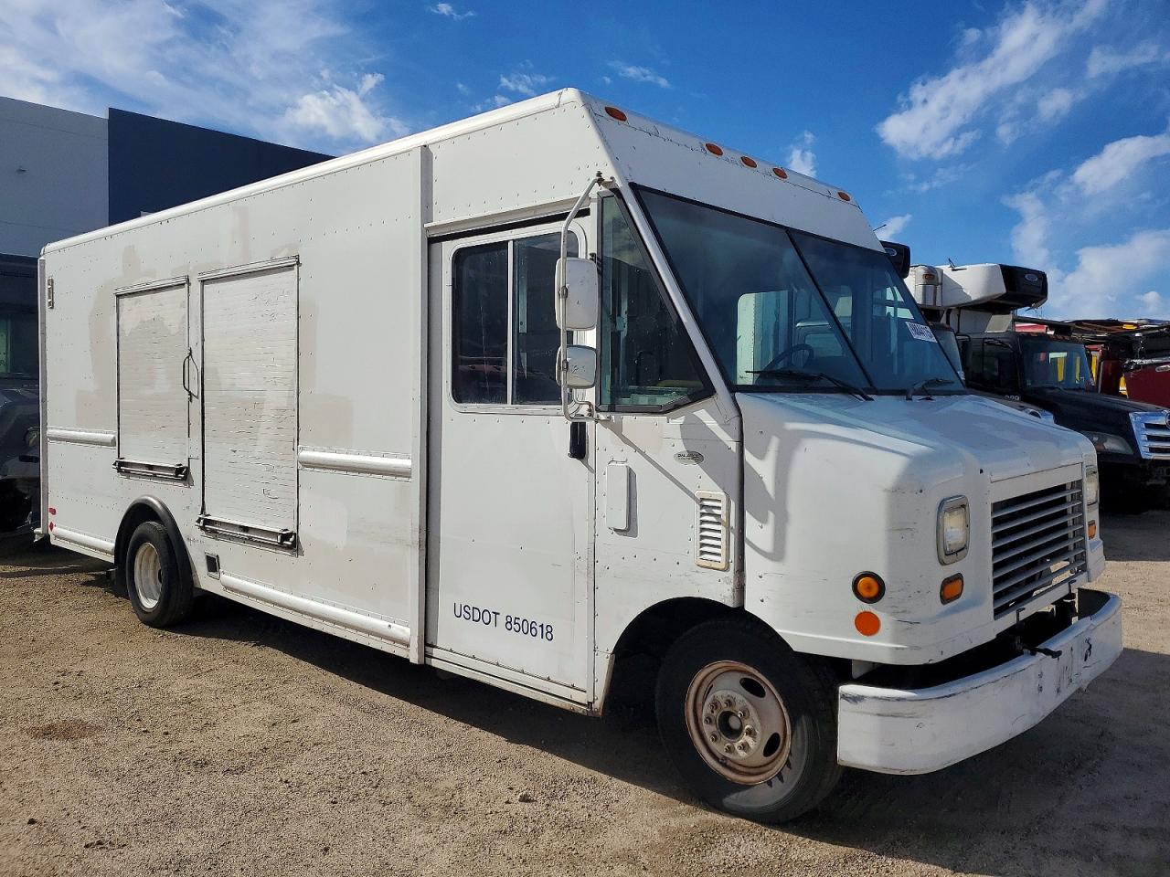 2010 FORD E-450 *** STEP VAN *** photo 4