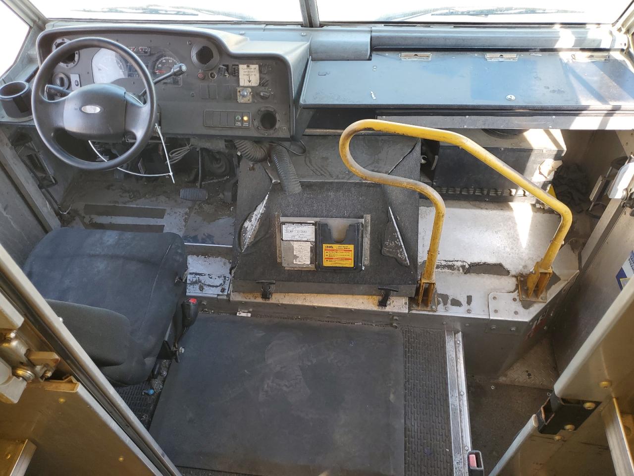 2010 FORD E-450 *** STEP VAN *** photo 8