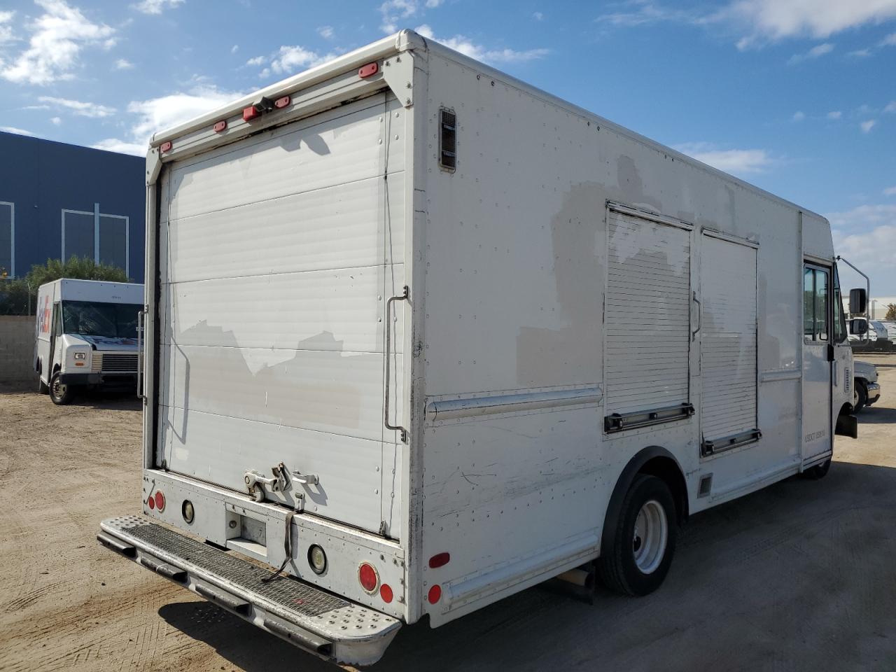 2010 FORD E-450 *** STEP VAN *** photo 3
