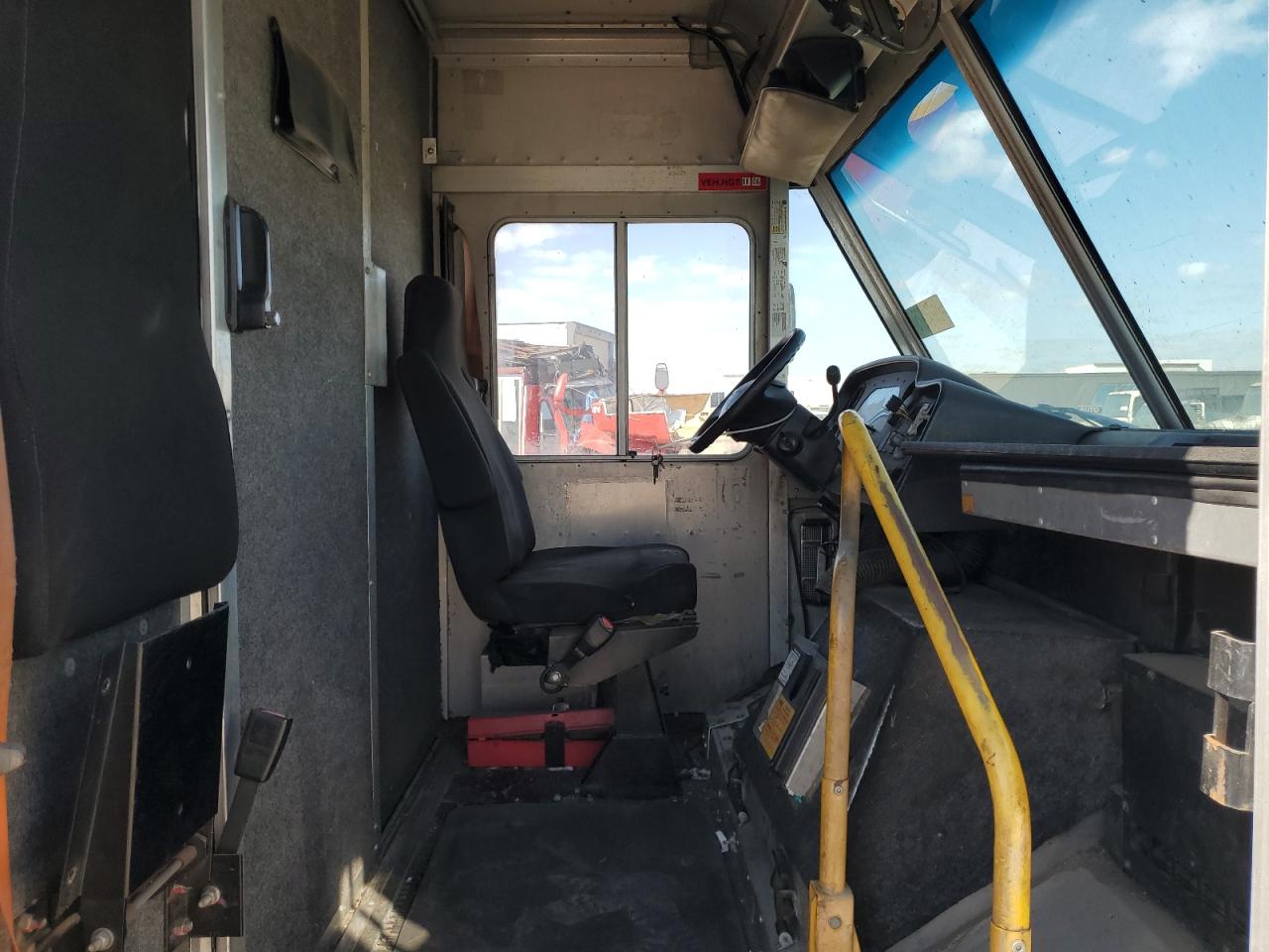 2010 FORD E-450 *** STEP VAN *** photo 7