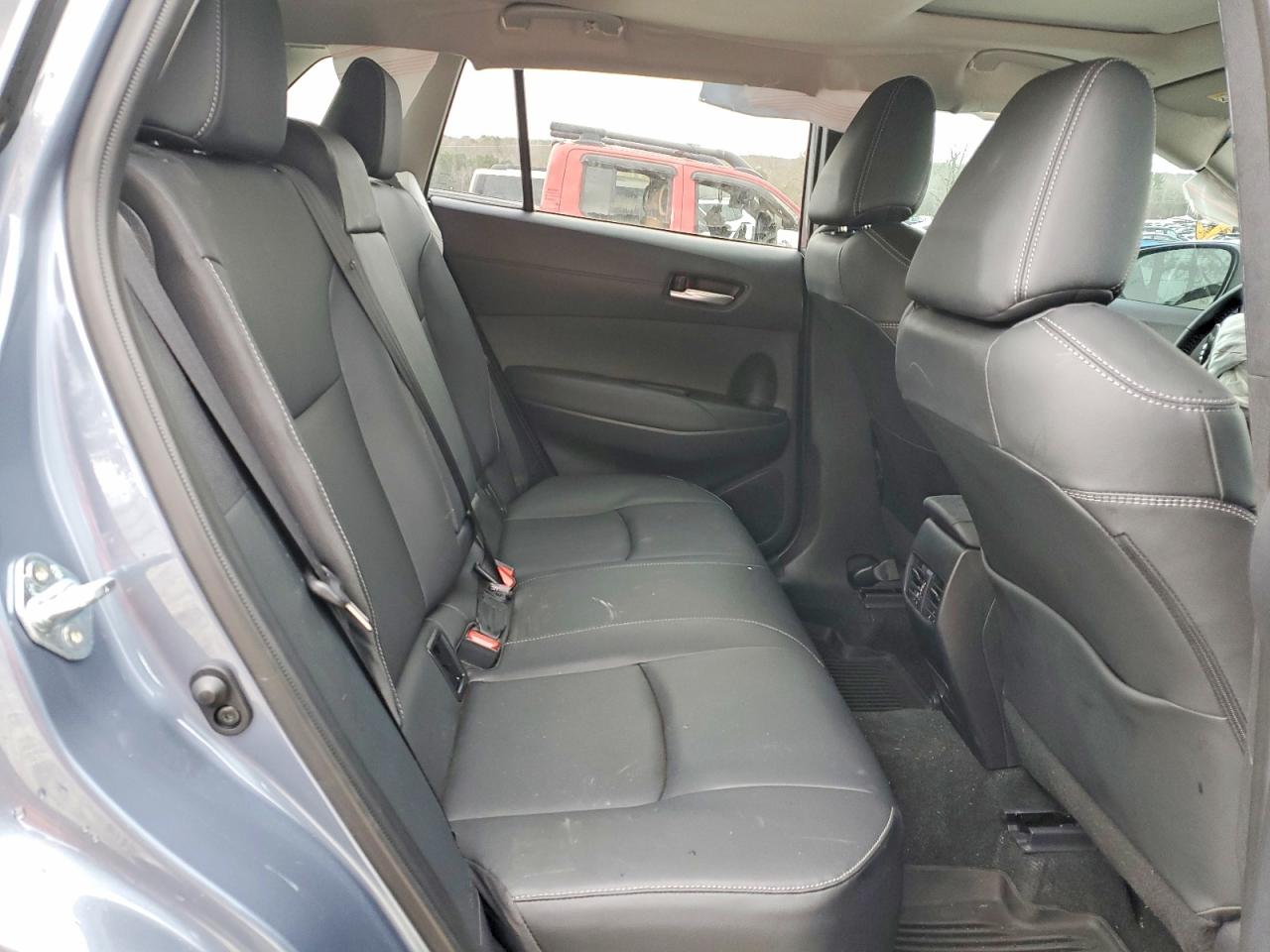 2025 TOYOTA COROLLA CROSS XLE photo 21