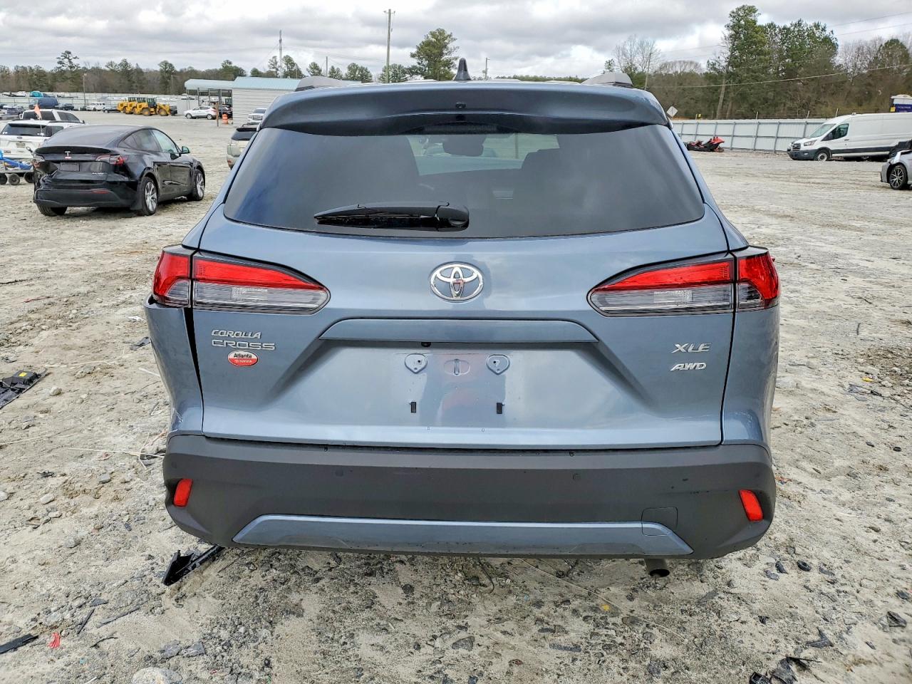 2025 TOYOTA COROLLA CROSS XLE photo 11