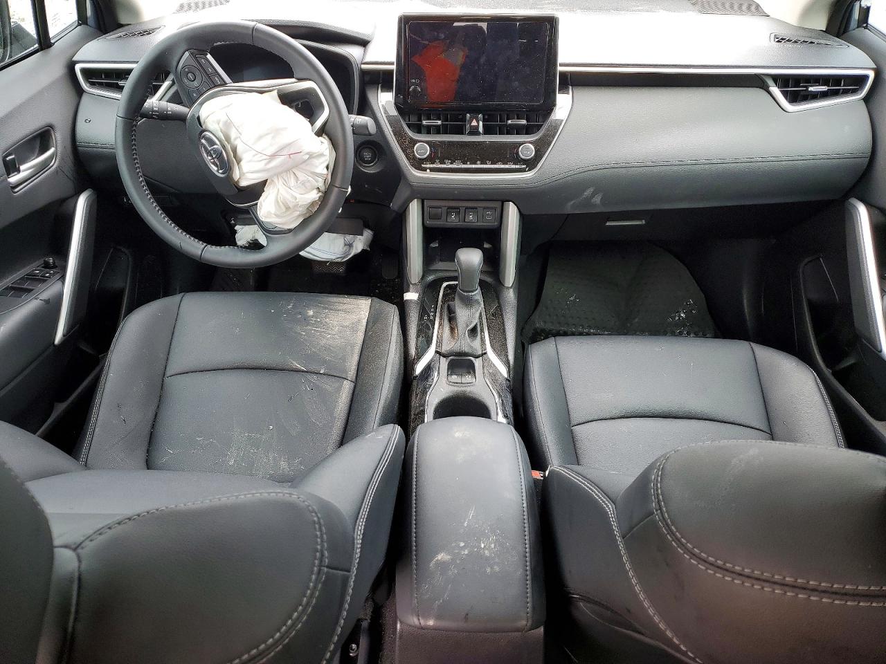 2025 TOYOTA COROLLA CROSS XLE photo 15