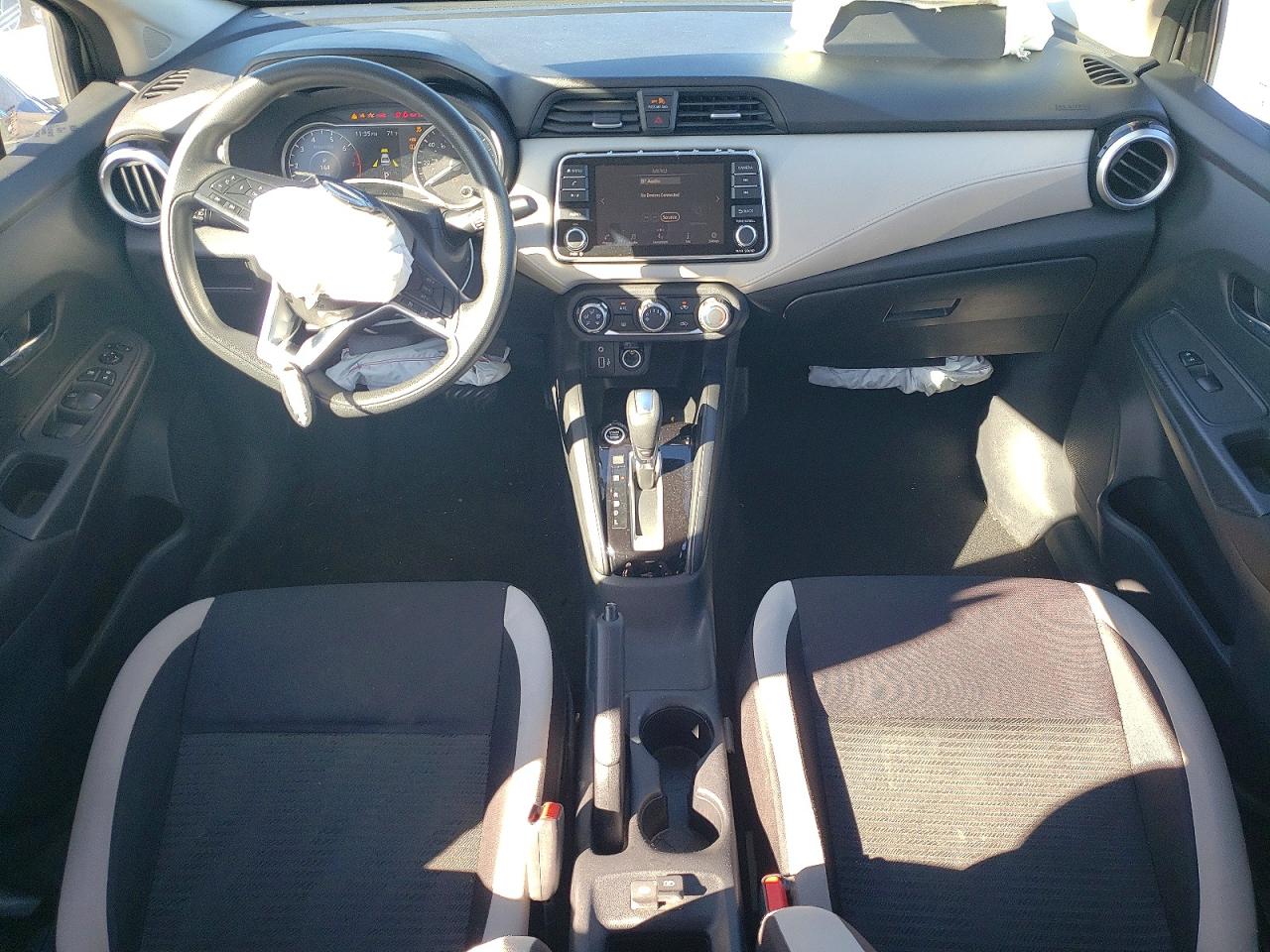 2021 NISSAN VERSA SV photo 15