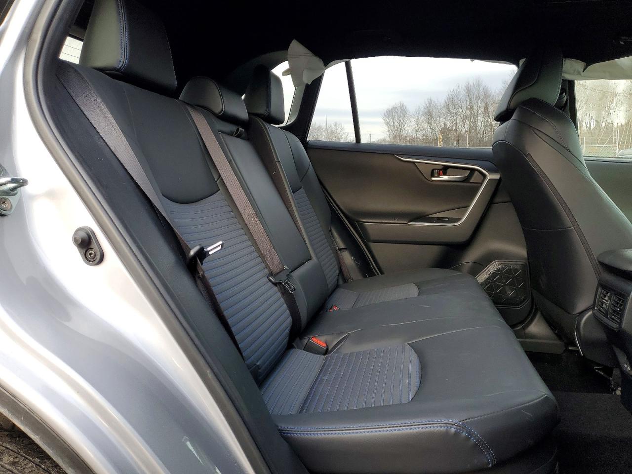2024 TOYOTA RAV4 XSE photo 10