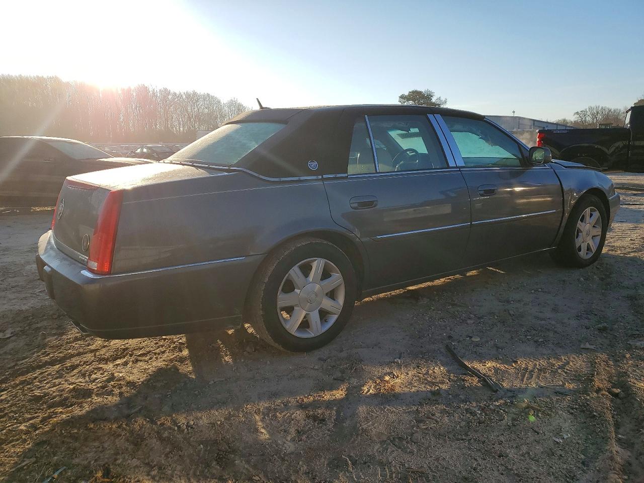 2007 CADILLAC DTS photo 3