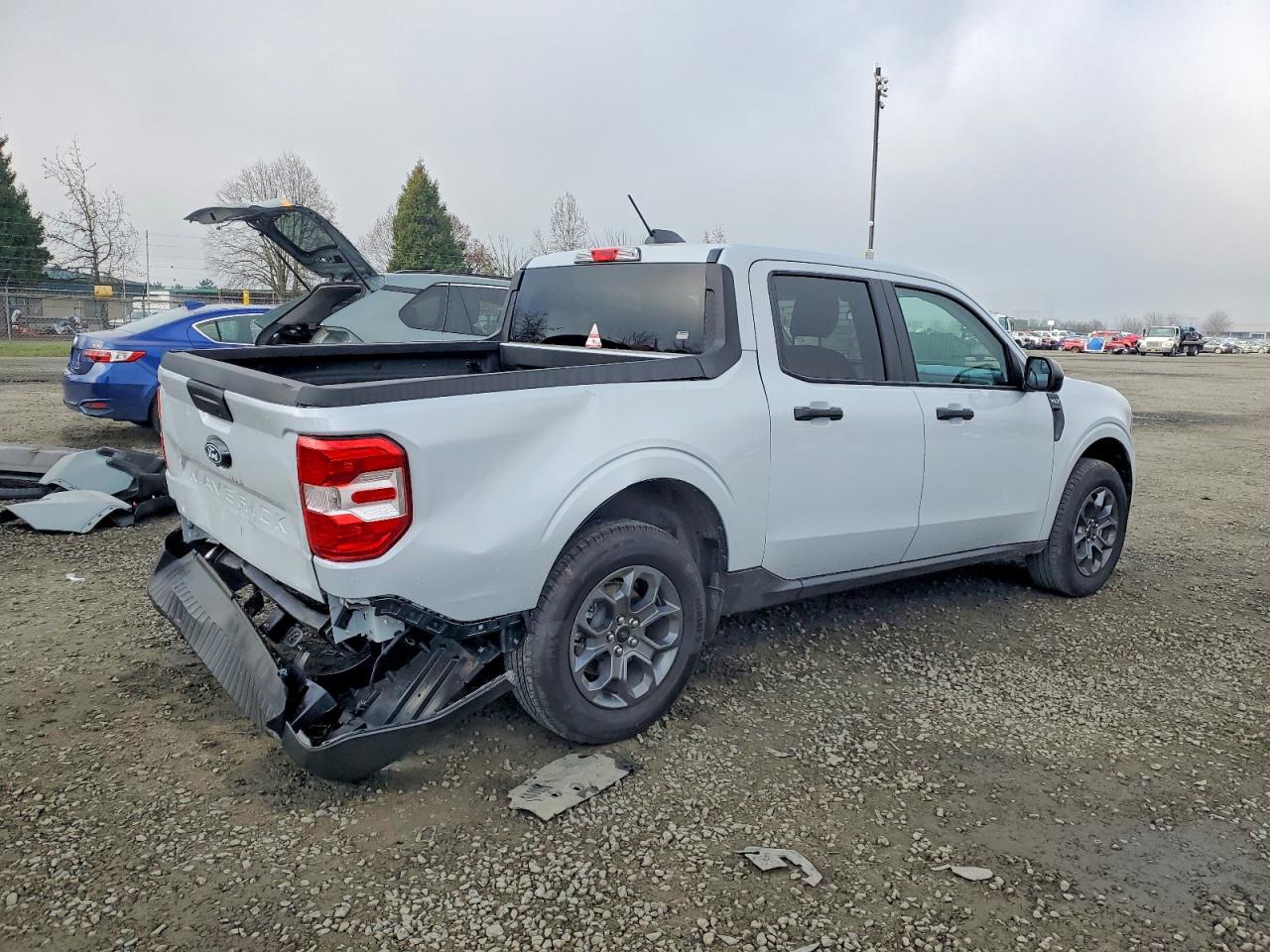 2025 FORD MAVERICK XLT photo 3