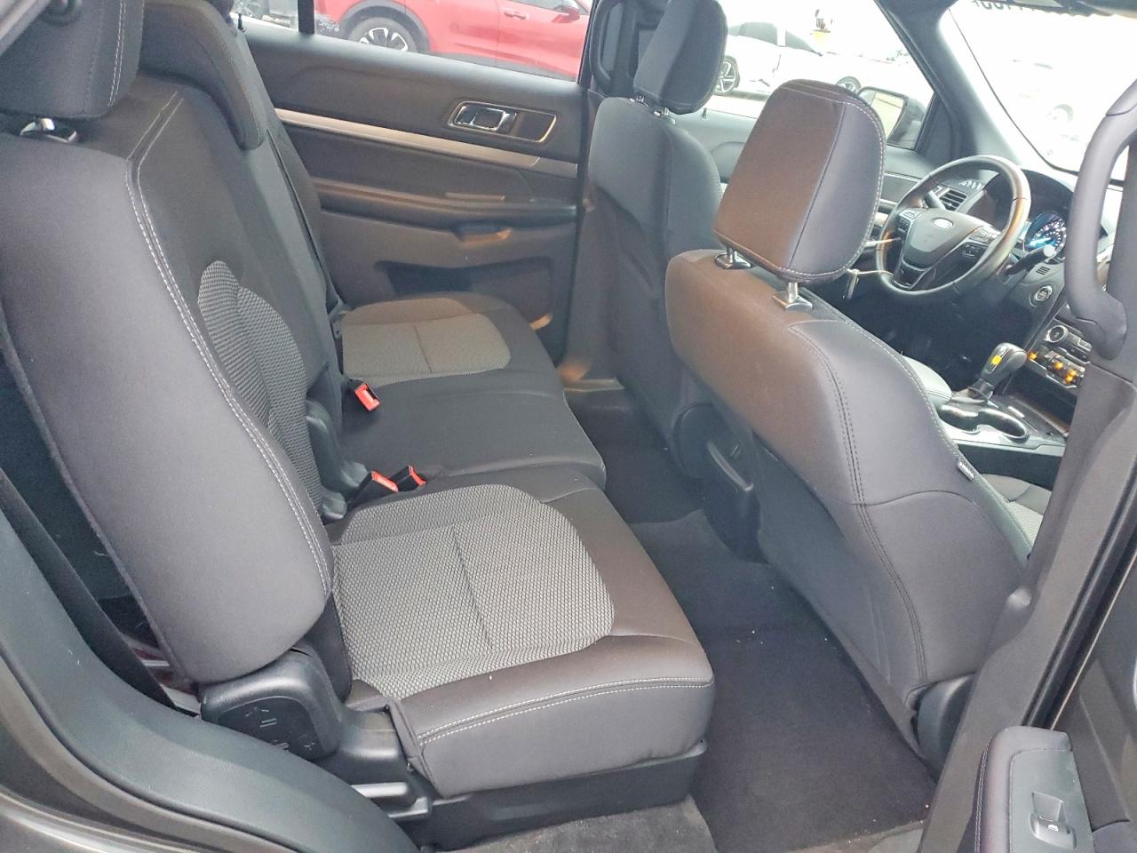 2018 FORD EXPLORER XLT photo 10
