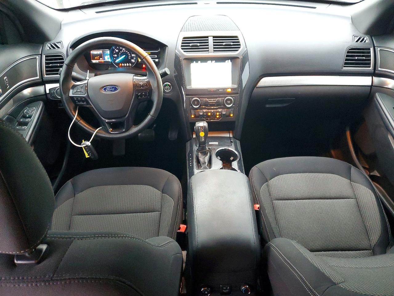 2018 FORD EXPLORER XLT photo 8