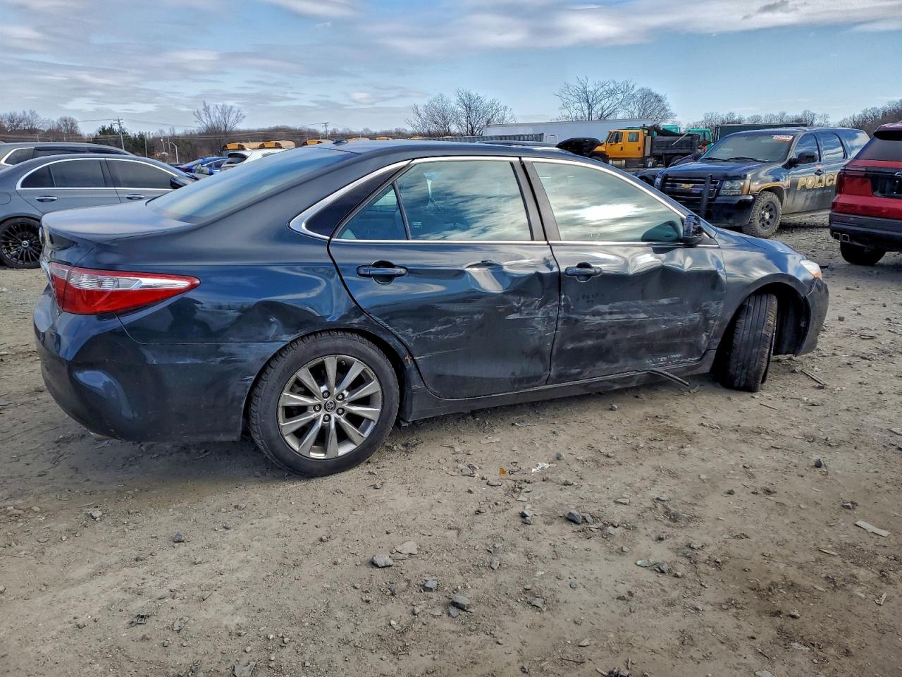 2015 TOYOTA CAMRY LE photo 5
