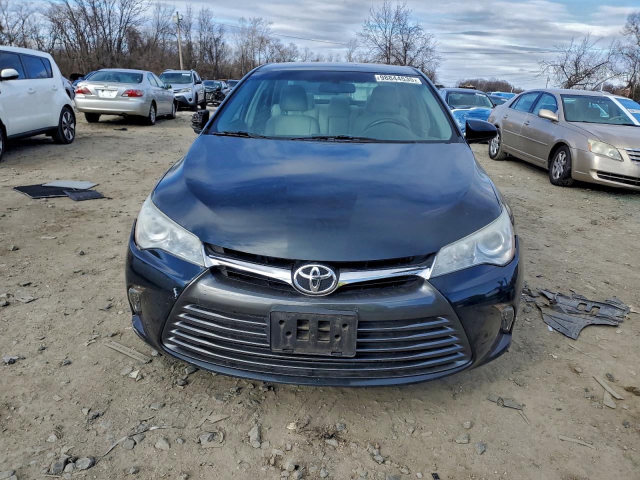 2015 TOYOTA CAMRY LE photo 9