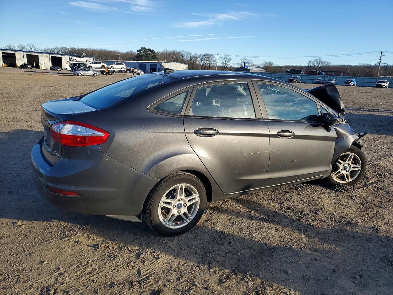 2018 FORD FIESTA SE photo 3