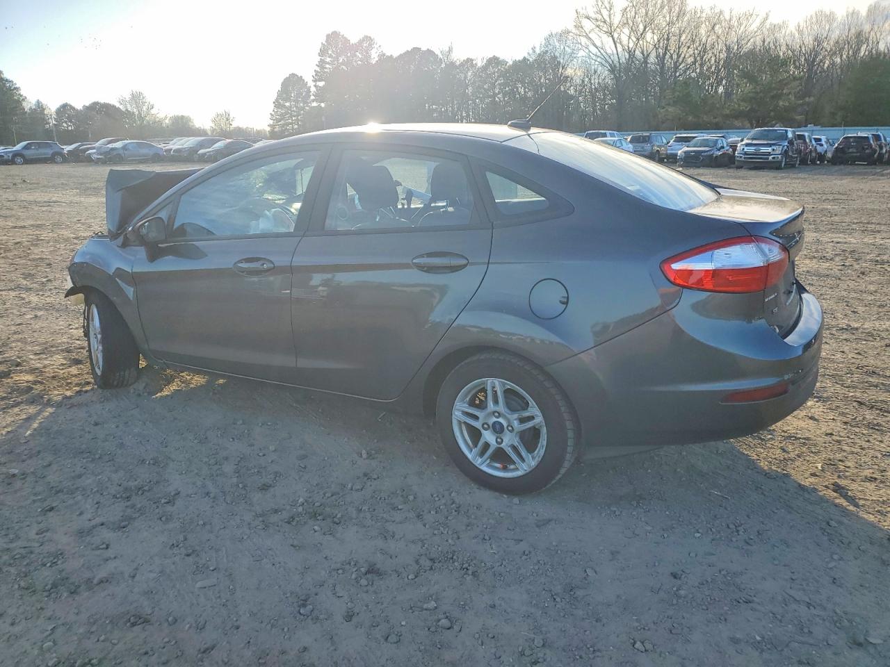 2018 FORD FIESTA SE photo 2