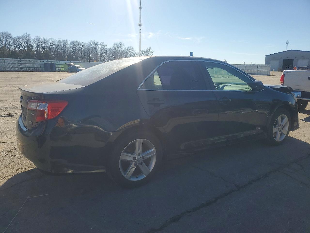 2014 TOYOTA CAMRY HYBRID photo 3