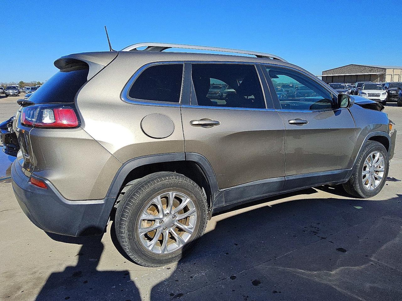 2019 JEEP CHEROKEE LATITUDE photo 3