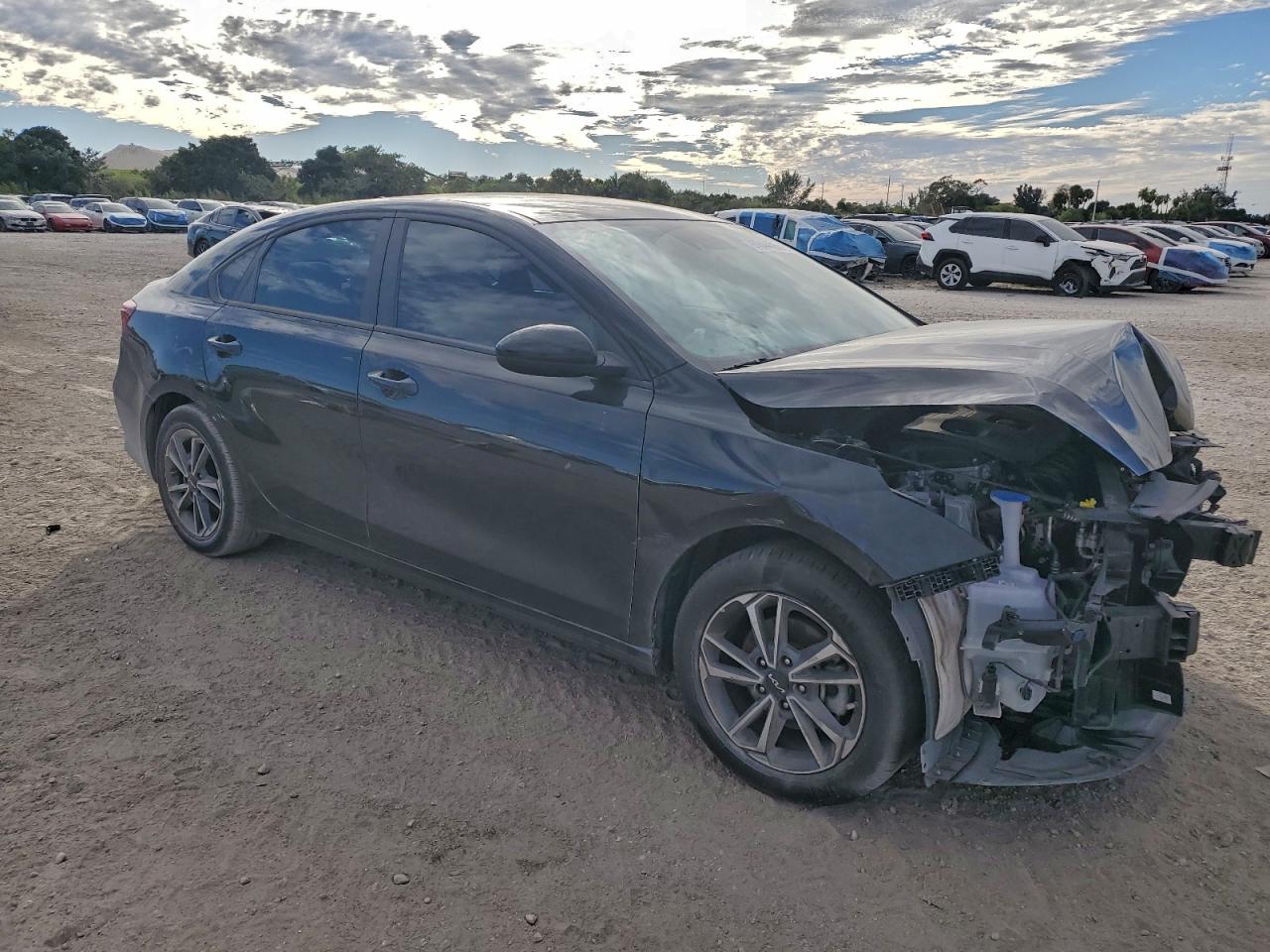2023 KIA FORTE LX photo 7