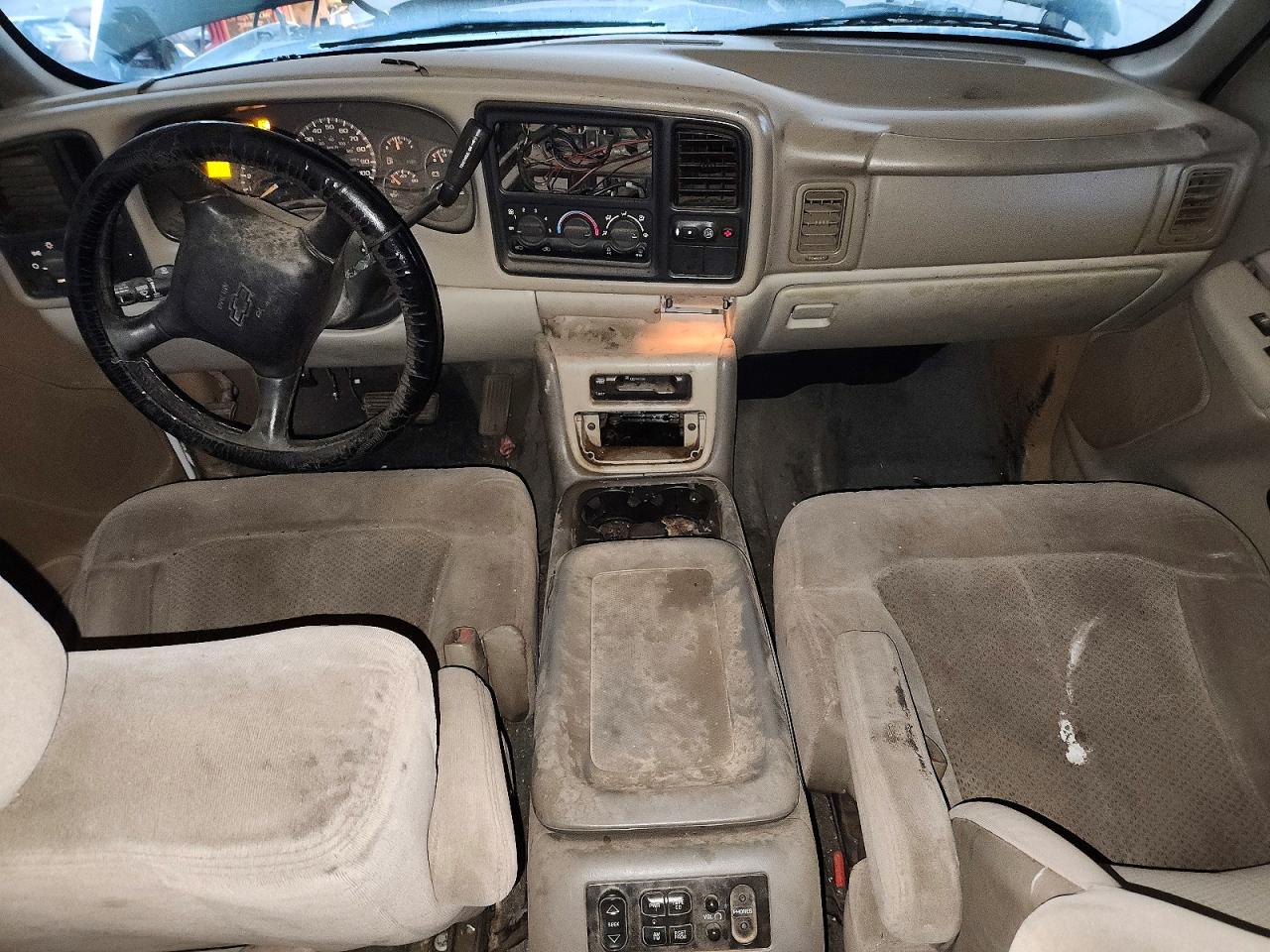 2001 CHEVROLET SUBURBAN C1500 photo 8