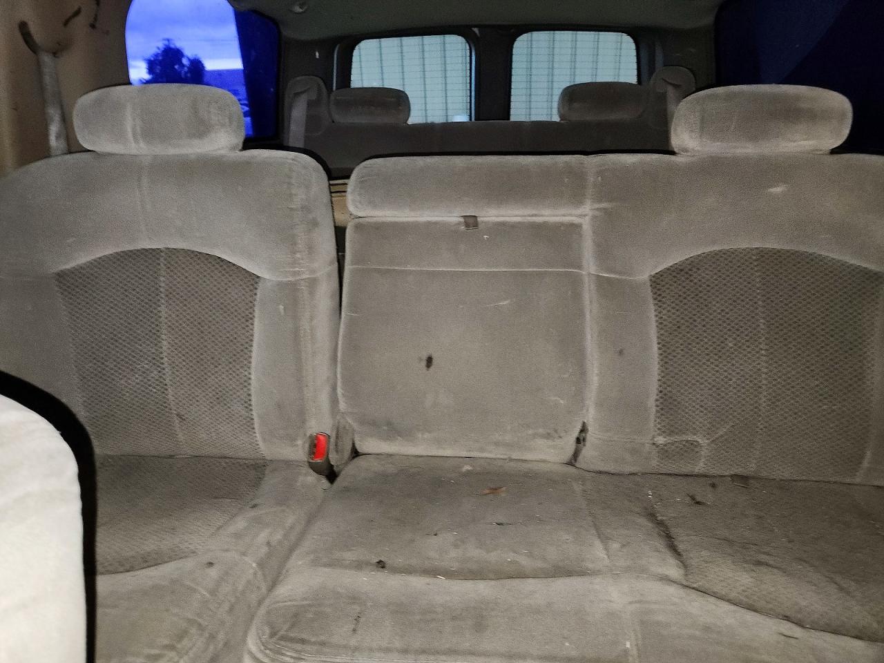 2001 CHEVROLET SUBURBAN C1500 photo 10