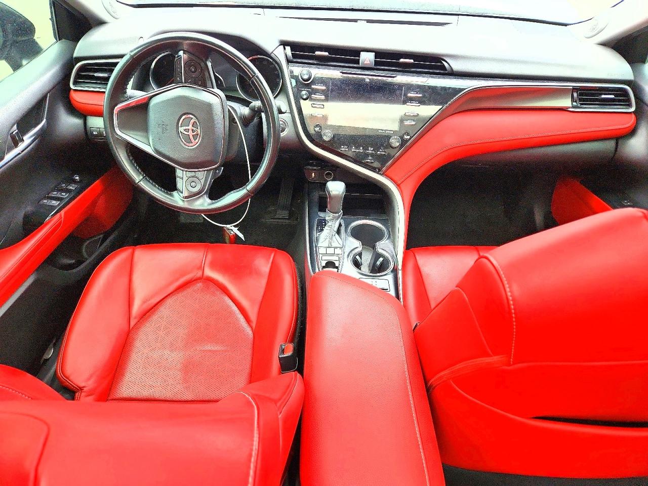 2019 TOYOTA CAMRY XSE photo 8