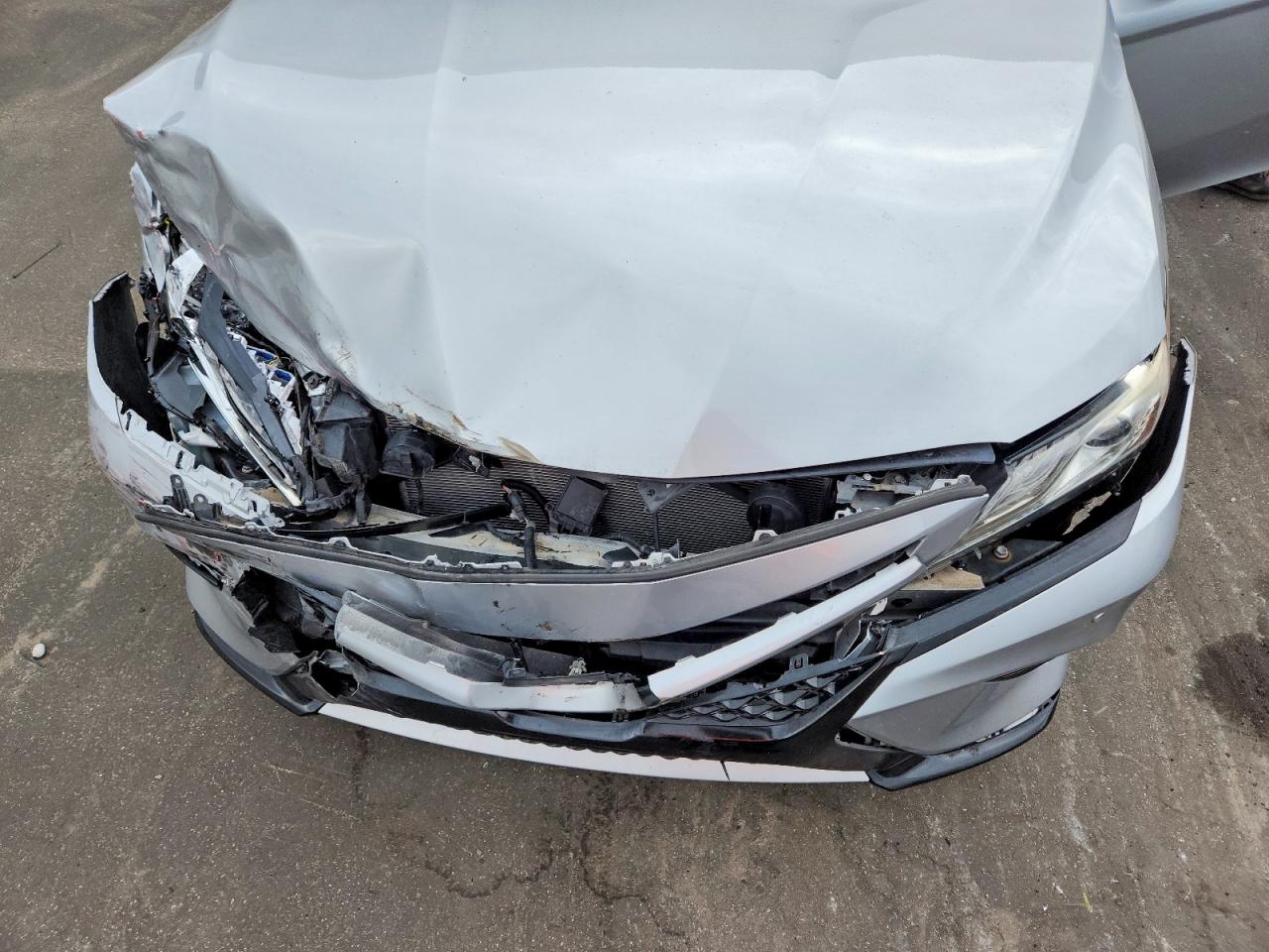 2019 TOYOTA CAMRY XSE photo 11