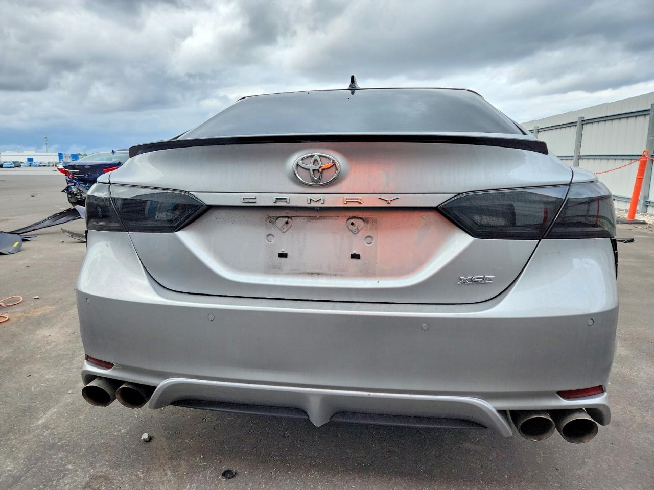 2019 TOYOTA CAMRY XSE photo 6