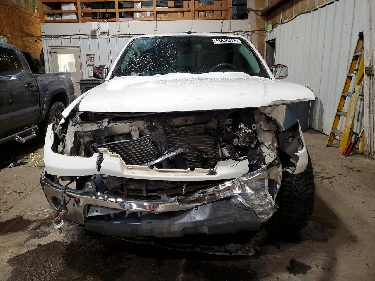 2019 NISSAN FRONTIER S photo 9